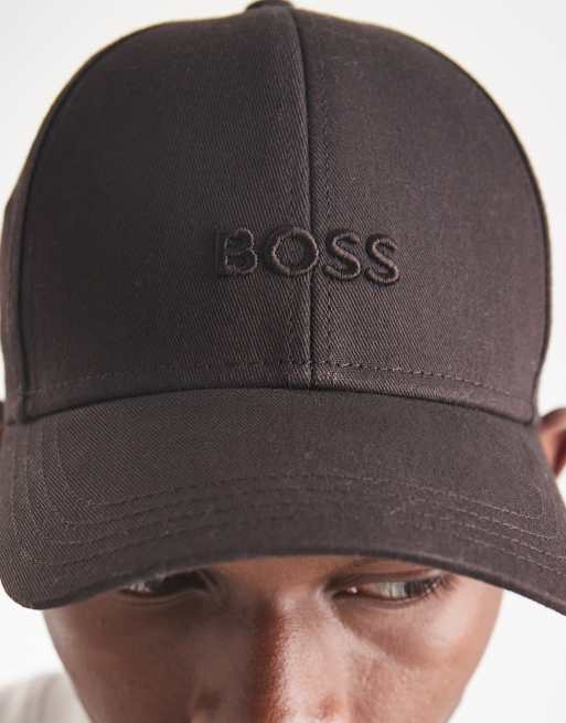BOSS - Zed - Cappello con visiera marrone scuro con logo tono su tono, 3 di 3