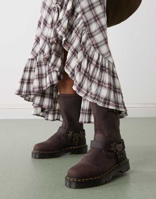 Botas altas marrones Anistone Hi de Dr Martens ASOS