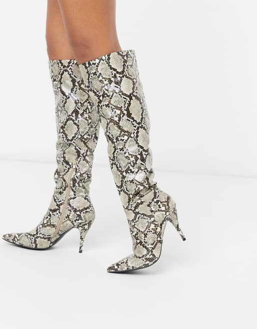 Botas altas por la rodilla diseño natural de serpiente Nicole de Public Desire | ASOS