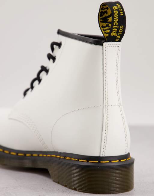 Cuyo cuero Prehistórico Botas blancas con 6 ojales 101 de Dr Martens | ASOS