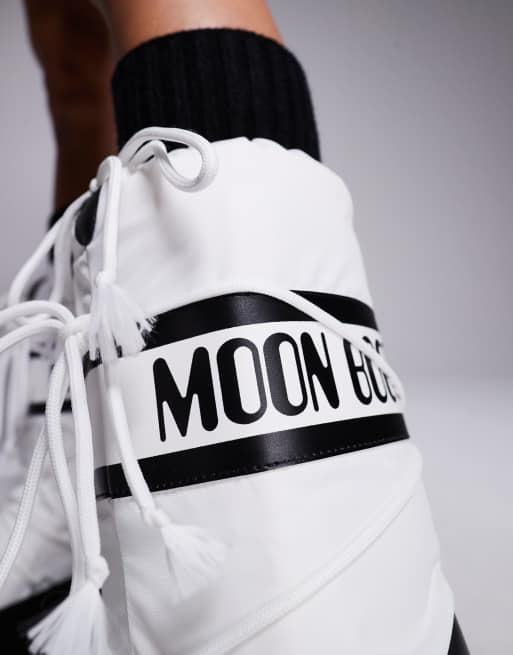 Botas blancas de caña alta Icon de Moon Boot | ASOS