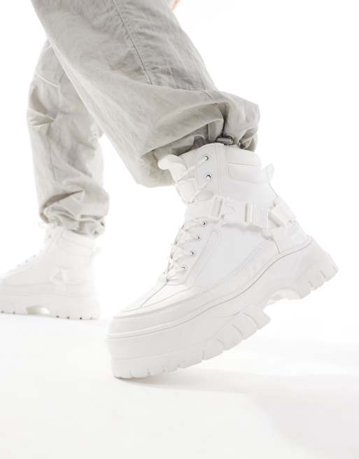 Botas blancas de estilo worker con cordones, suela gruesa y correa de ASOS DESIGN