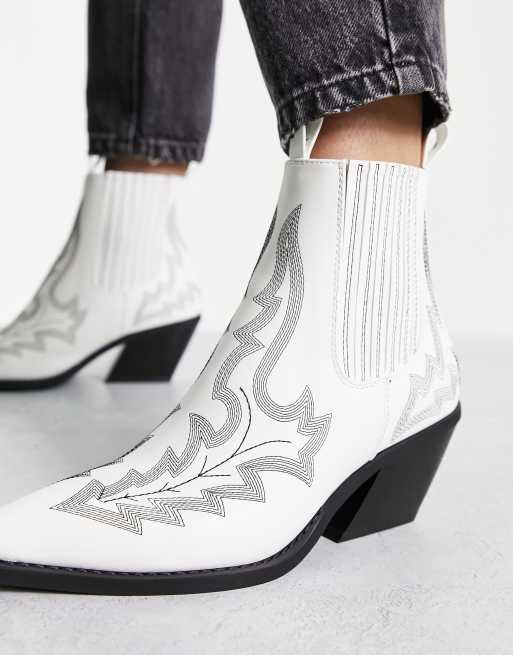 Botas blancas estilo wéstern con pespuntes en contraste Roxanne de ASOS DESIGN, 2 de 4
