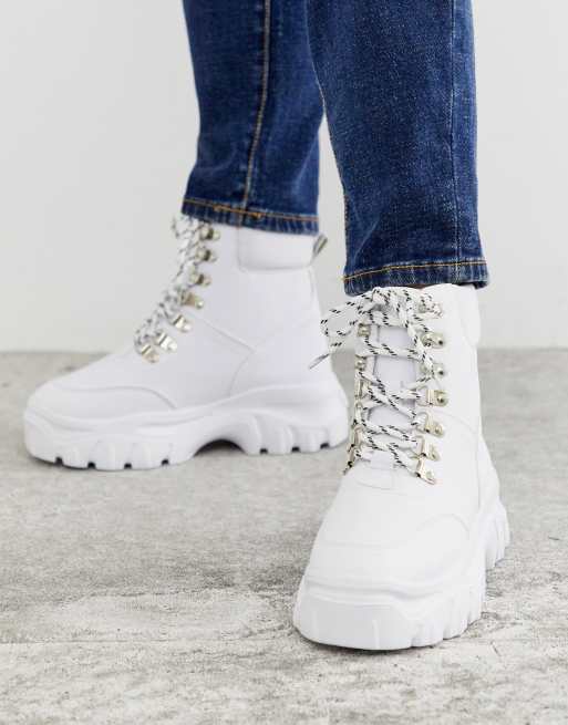 Botas blancas best sale con cordones