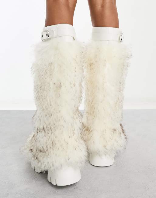 Botas blancas por la rodilla de tejido mullido Tommie de Azalea Wang, 3 de 4