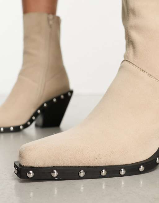 Botas blanco hueso de ante y cuero estilo w stern con tachuelas Russo de ASOS DESIGN