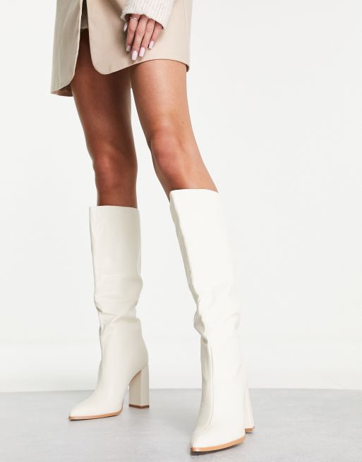 Botas blanco hueso por la rodilla con tacón Posie de Public Desire