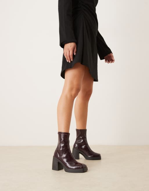 Botas burdeos estilo calcetín de tacón con suela gruesa y puntera cuadrada de charol Edison de ASOS DESIGN, 4 de 4