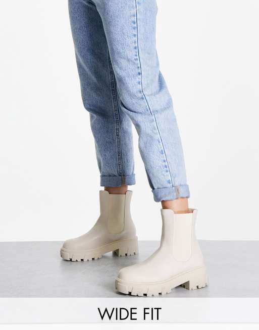 Botas Chelsea color crema con suelas gruesas de Glamorous Wide Fit