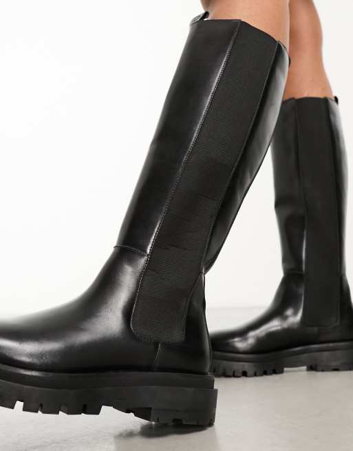 Botas Chelsea de caña alta negras de cuero Dana de WALK LONDON, 2 de 4