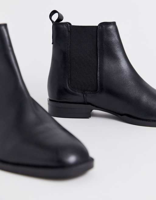 Botas Chelsea de cuero y corte ancho en negro April de ASOS DESIGN, 3 de 4
