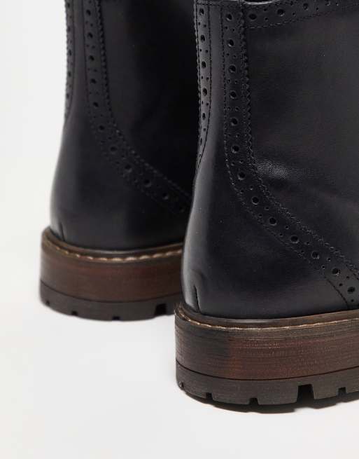Botas Chelsea negras de estilo Oxford de cuero de Red Tape Wide Fit, 2 de 4