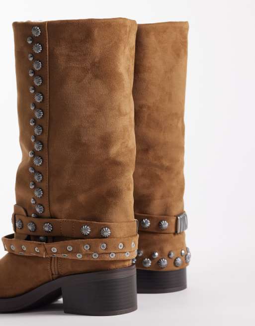 Botas color arena con detalle plegado y tachuelas Cami de ASOS DESIGN, 2 de 4