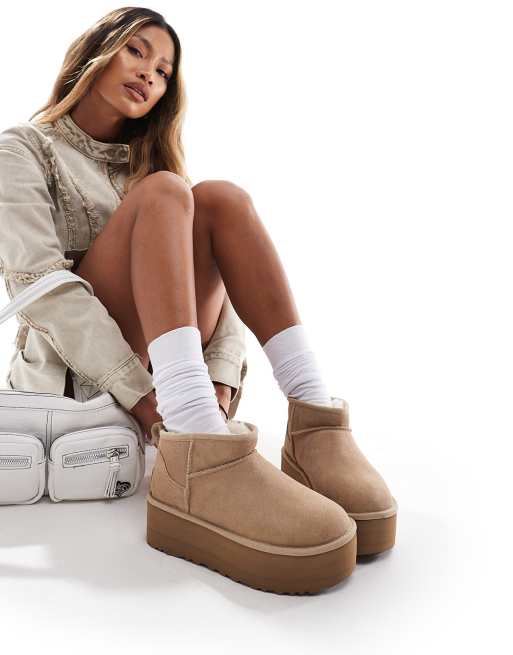 Botas color arena de caña baja con plataforma Classic Mini de UGG
