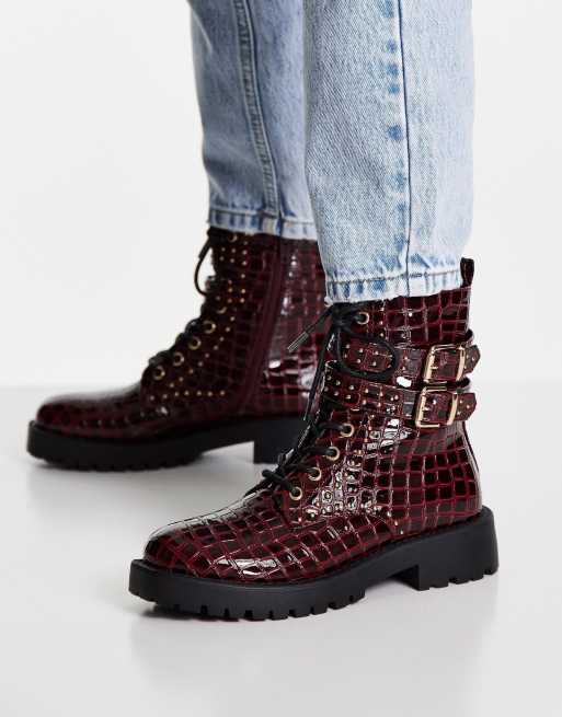 Botas color burdeos de charol con efecto piel de cocodrilo Aliyah de Miss  Selfridge | ASOS