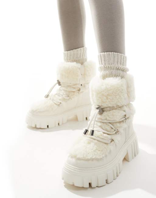 Botas color crema con cordones y suela gruesa de piel sintética de South Beach