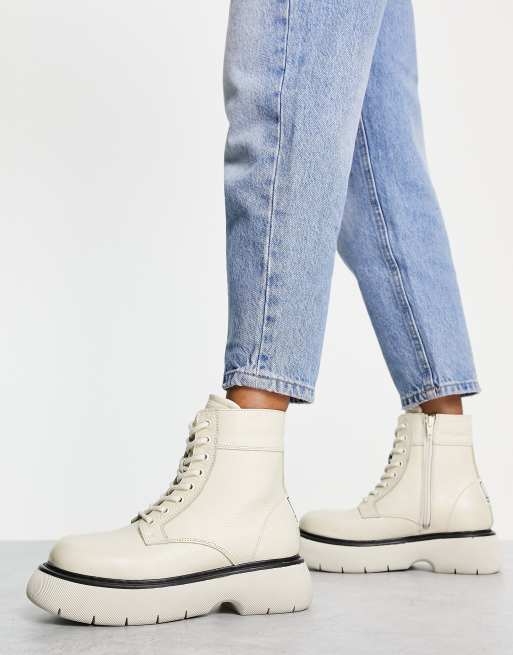 Botas van vien color hueso sale
