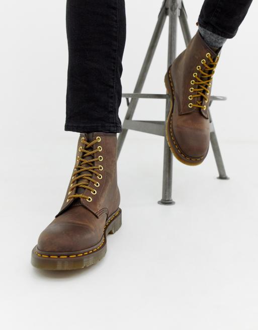 Botas con 8 en marrón 1460 de Martens ASOS