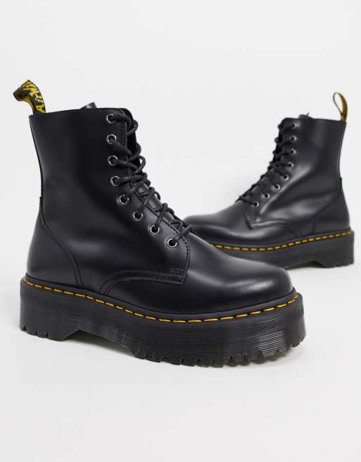 Botas con 8 ojales y plataforma Jadon de cuero liso de Dr Martens