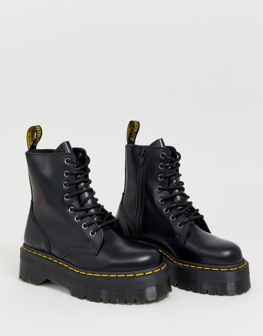 Botas con 8 ojales y plataforma Jadon de cuero liso de Dr Martens