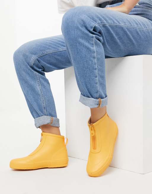 Botas agua amarillas de caña baja de goma de Vero Moda ASOS