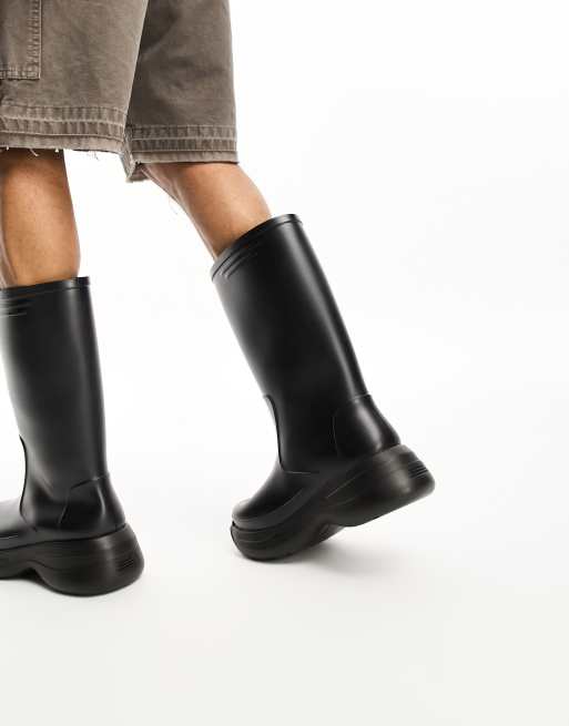 Botas de agua de caña media negras con suela gruesa de ASOS DESIGN, 4 de 4