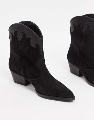 Botas De Ante Negro Con Cuero En Contraste De Depp thumbnail