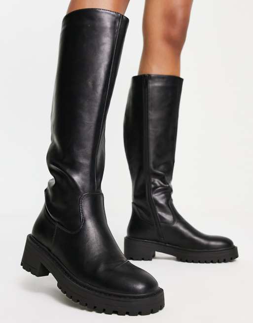 Botas de ca a alta negras con suela gruesa de New Look ASOS