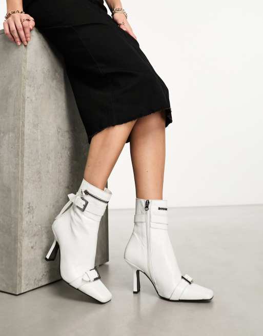 Botas de caña media blancas con hebilla de cuero premium Rosalia