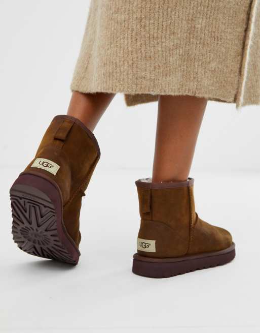 Botas de cuero clásicas Mini de UGG | ASOS UGG Classic Mini Leather, Bota Clásica para Mujer: Ugg