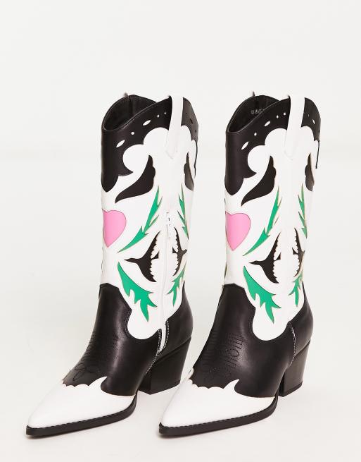 Botas de estilo wéstern con diseño color block y estampado de corazón de Public Desire, 3 de 4