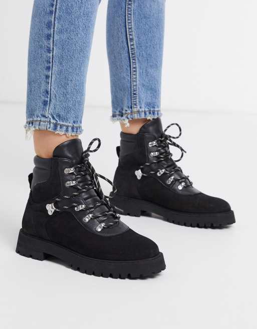 Botas de montaña negras con cordones y diseño de ante de & Other Stories