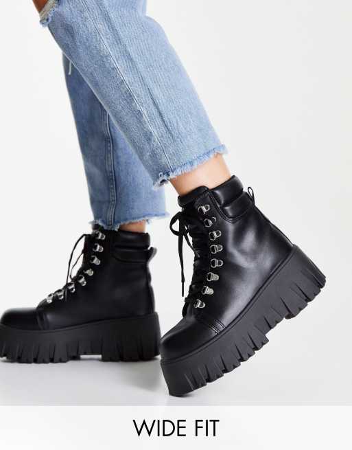 Botas de montaña negras con cordones y suela gruesa Anastasia de ASOS DESIGN Wide Fit