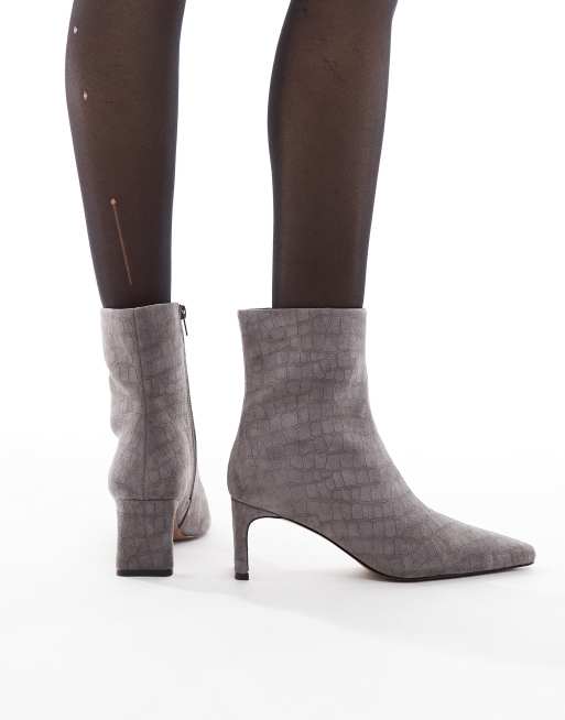 Botas grises efecto piel de cocodrilo con puntera fina y tacón bajo Bethal de schuh, 3 de 4