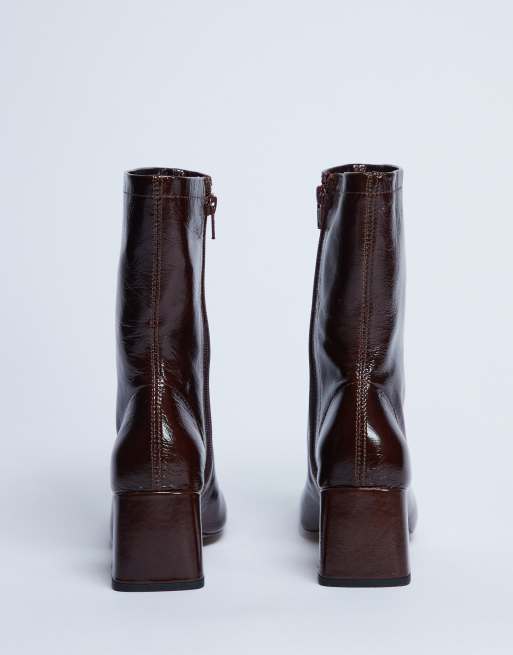 Botas marrón chocolate con tacón acampanado y puntera cuadrada de cuero premium Sara de Topshop , 3 de 4