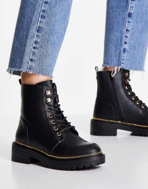 Botas militares negras planas suela gruesa con cordones de New Look | ASOS