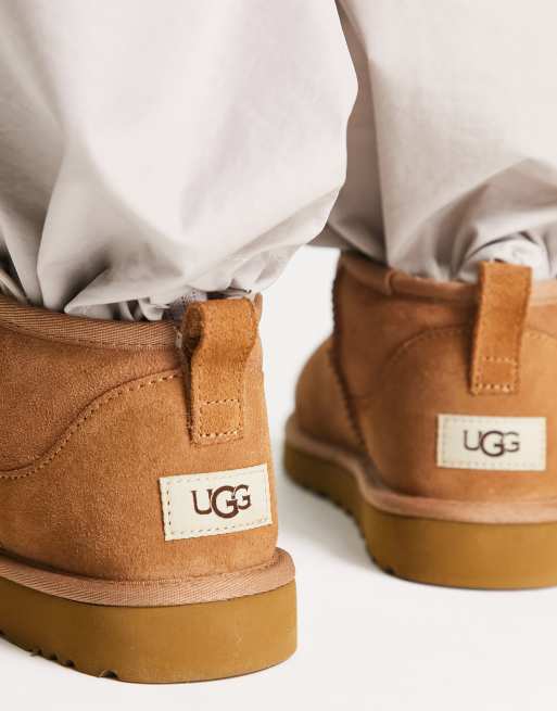 Botas muy bajas color castaño de ante Classic de UGG, 3 de 4