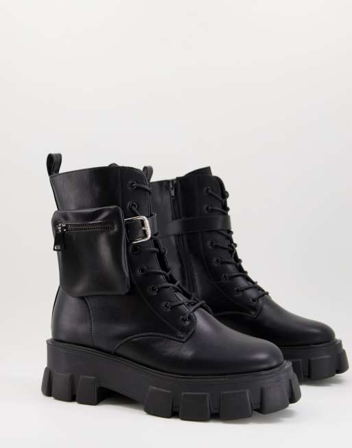 Botas negras con cordones, suela supergruesa y bolsito extraíble de cuero sintético de Truffle Collection