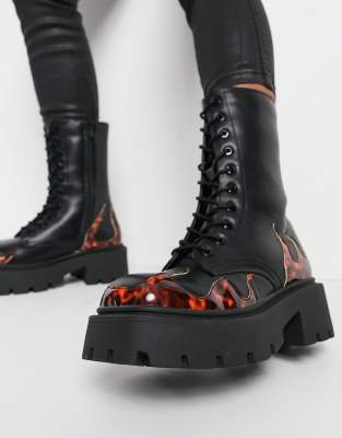 botas cuadradas negras