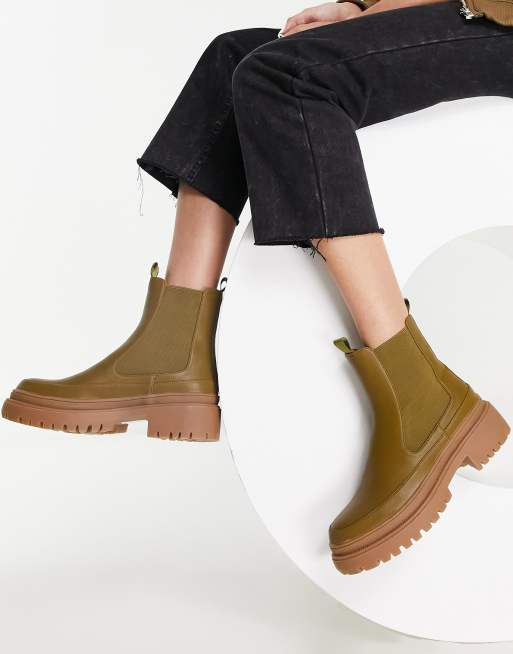 Botas negras con suela gruesa de NA-KD