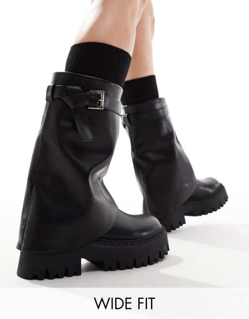 Botas negras con suela gruesa y detalle plegado de SEQWL Wide Fit