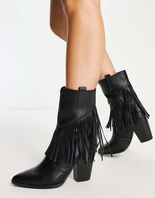 Botas negras con tac n y flecos estilo w stern de Glamorous