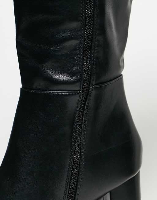 Botas negras de caña alta con tacón de Yours Wide Fit, 2 de 4
