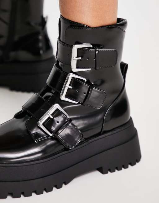 Botas negras de grunge con suela gruesa y hebillas de charol de London Rebel ASOS