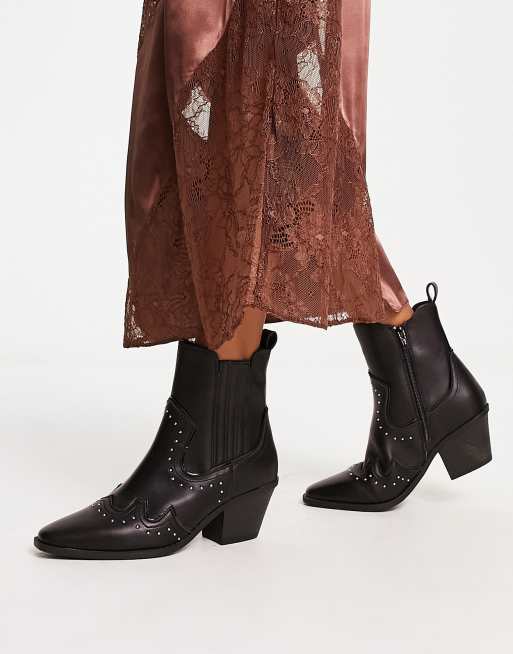 Botas negras de estilo wéstern tachuelas de River Island |