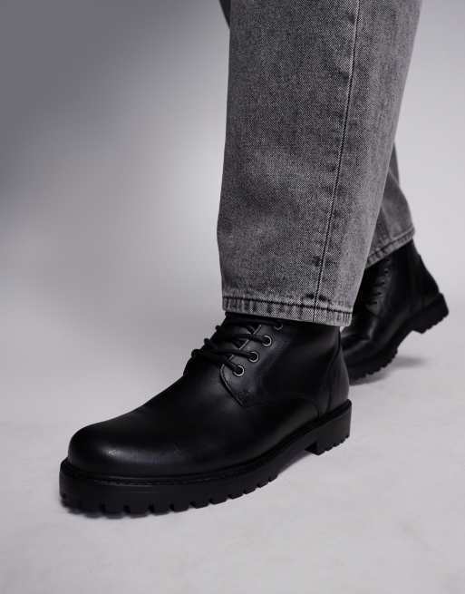  Botas negras de estilo worker de cuero con cordones y forro de borreguito de ASOS DESIGN