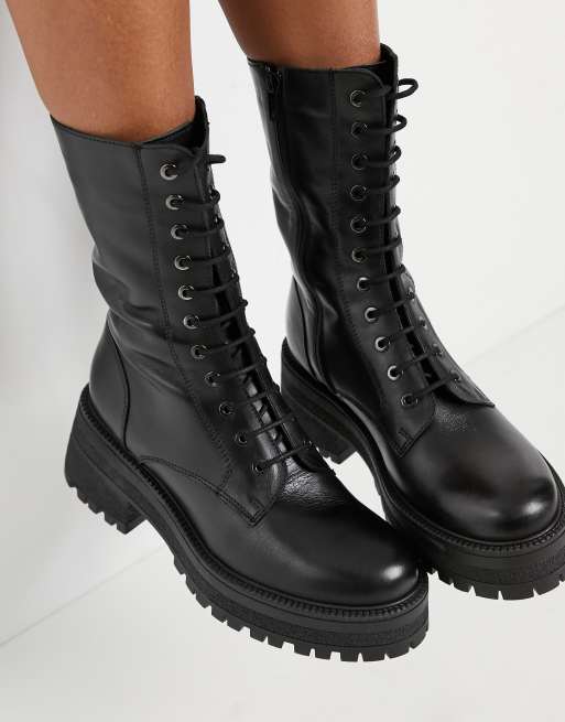 Botas negras de caña con suela gruesa y cordones de Topshop ASOS