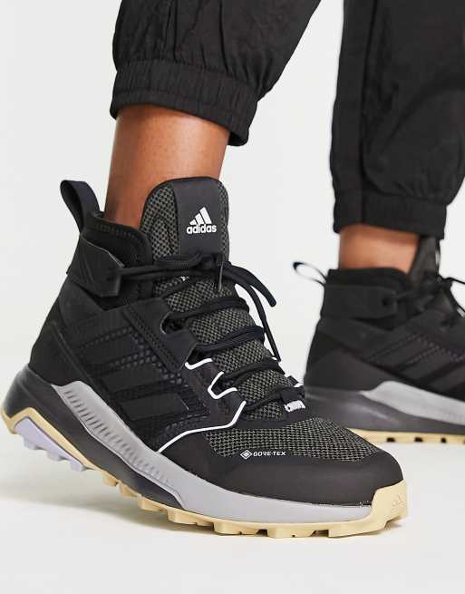 Botas negras de senderismo Trailmaker de adidas | ASOS