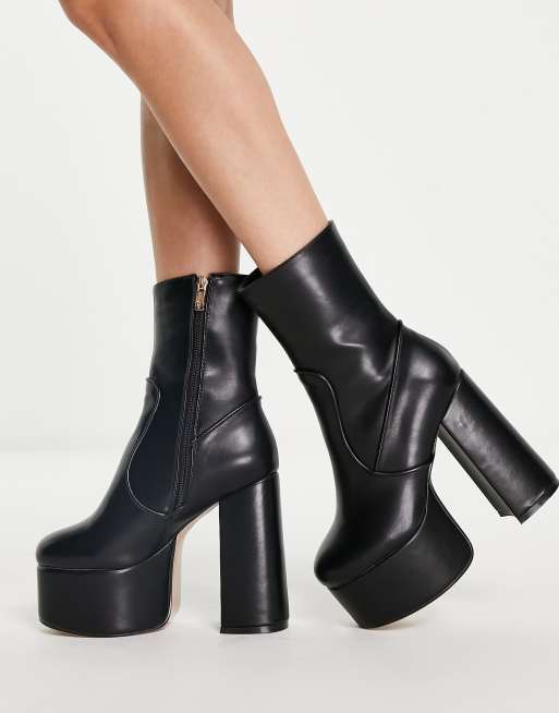 Botas negras de tacón con plataforma de Lamoda