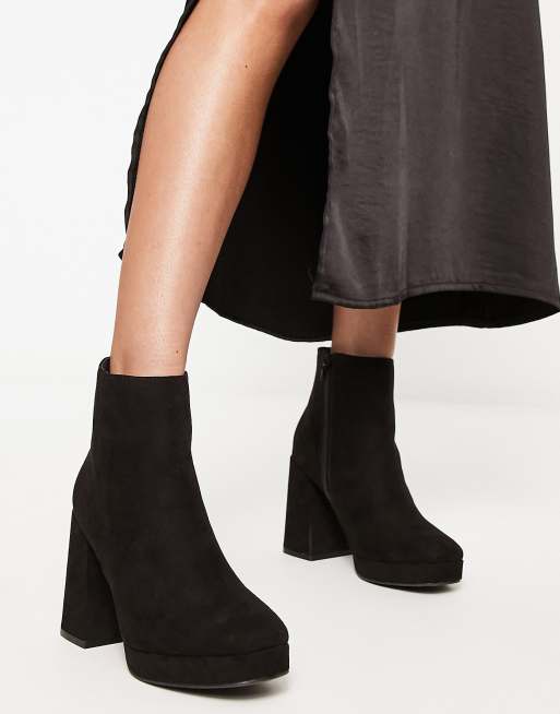 Botas negras de tacón con plataforma y puntera cuadrada de antelina de New Look